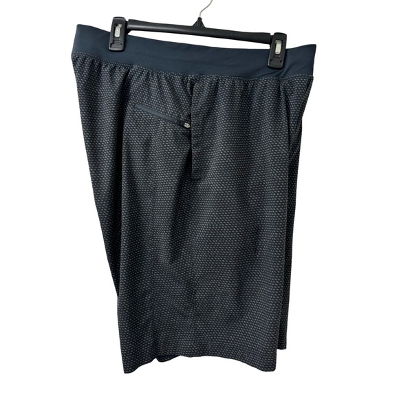 Lululemon T.H.E. Short Linerless 9" in Grey Blue Men’s Large - Picture 2 of 5